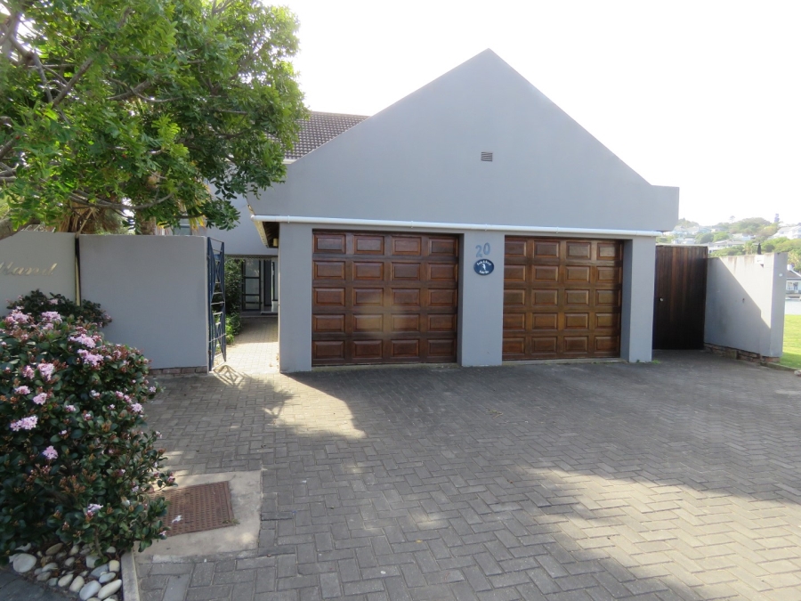 4 Bedroom Property for Sale in Royal Alfred Marina Eastern Cape